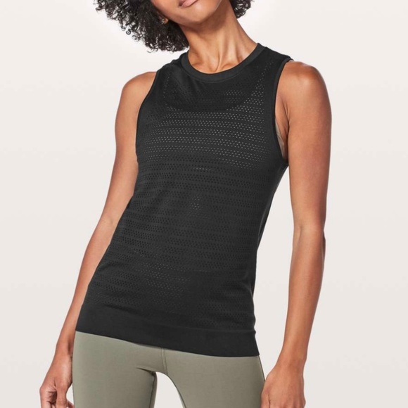 Lululemon Breeze By Muscle Tank II in Black - Picture 2 of 9